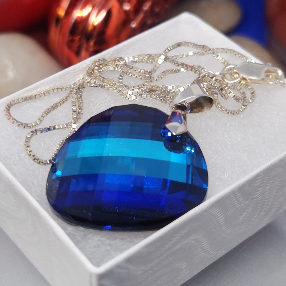 Elegant 925 Sterling Silver Bermuda  Blue Twist Pendant Necklace 18"